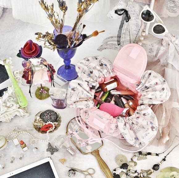 Drawstring lazy cosmetic bag/purse/cinch/organizer - Picture 5 of 6